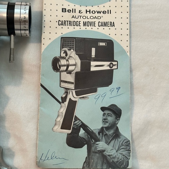Vintage Bell & Howell Autoload Cartridge Movie Camera w Original Brochure. - Picture 11 of 14